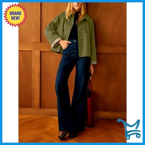 Lightweight Short Trench Jacket with Plaid Lining and Pockets - Picture 3 of 7